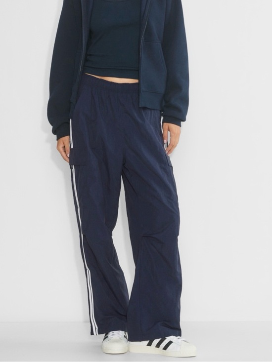 Aritzia Pants - Aritzia Barry Cargo Pant